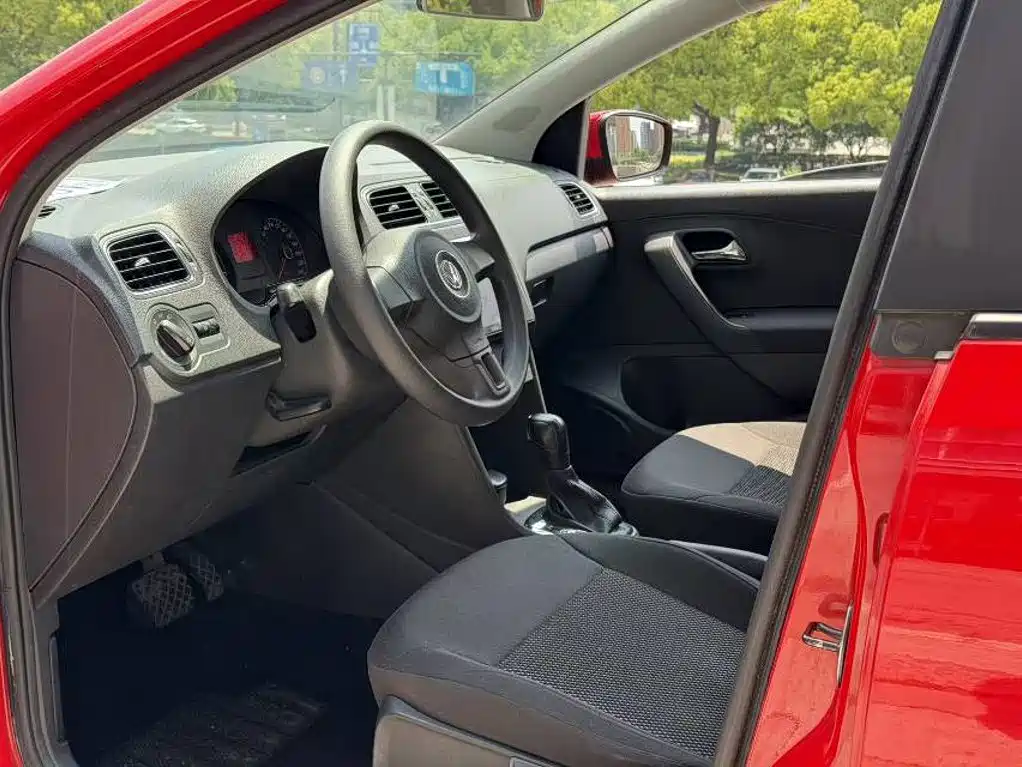 Volkswagen Polo — миниатюра 8