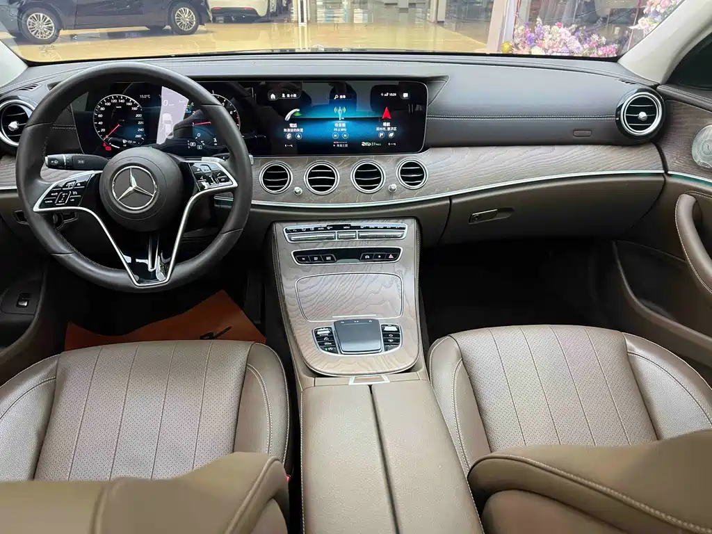 MERCEDES-BENZ E CLASS