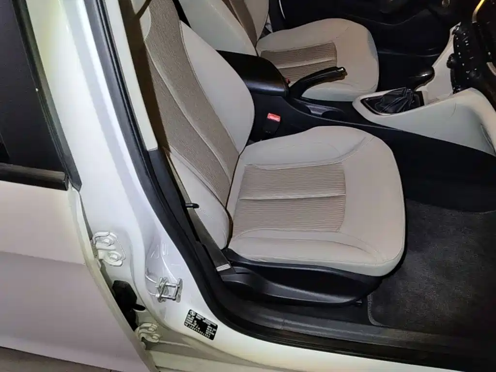 Buick Excelle — миниатюра 25