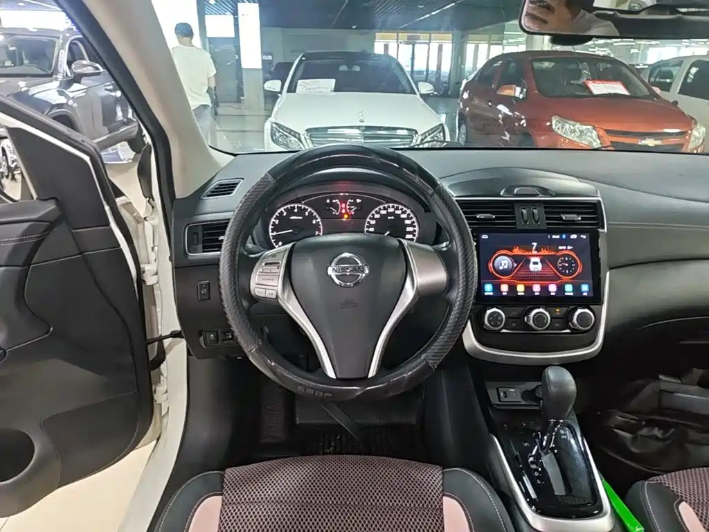 Nissan Tiida — миниатюра 11