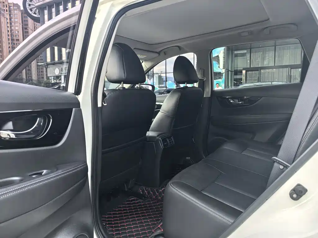 Nissan X-Trail — миниатюра 8