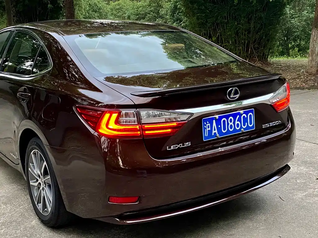 Lexus ES — миниатюра 18