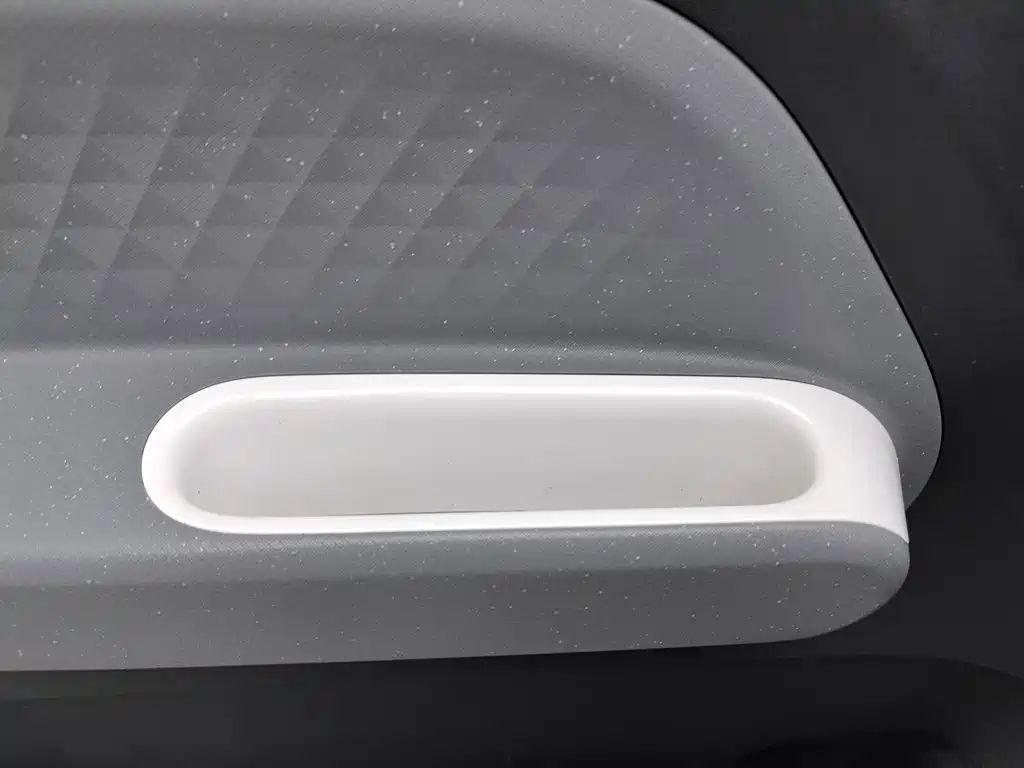 Wuling MINIEV — миниатюра 9