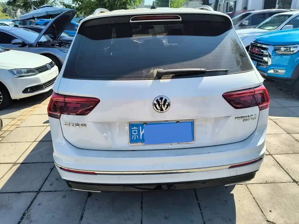 Volkswagen Tiguan L — миниатюра 5