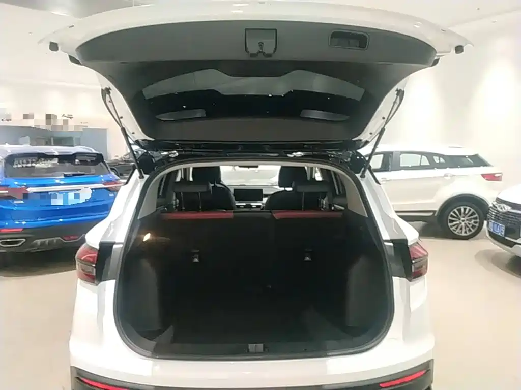 Geely Binyue — миниатюра 19