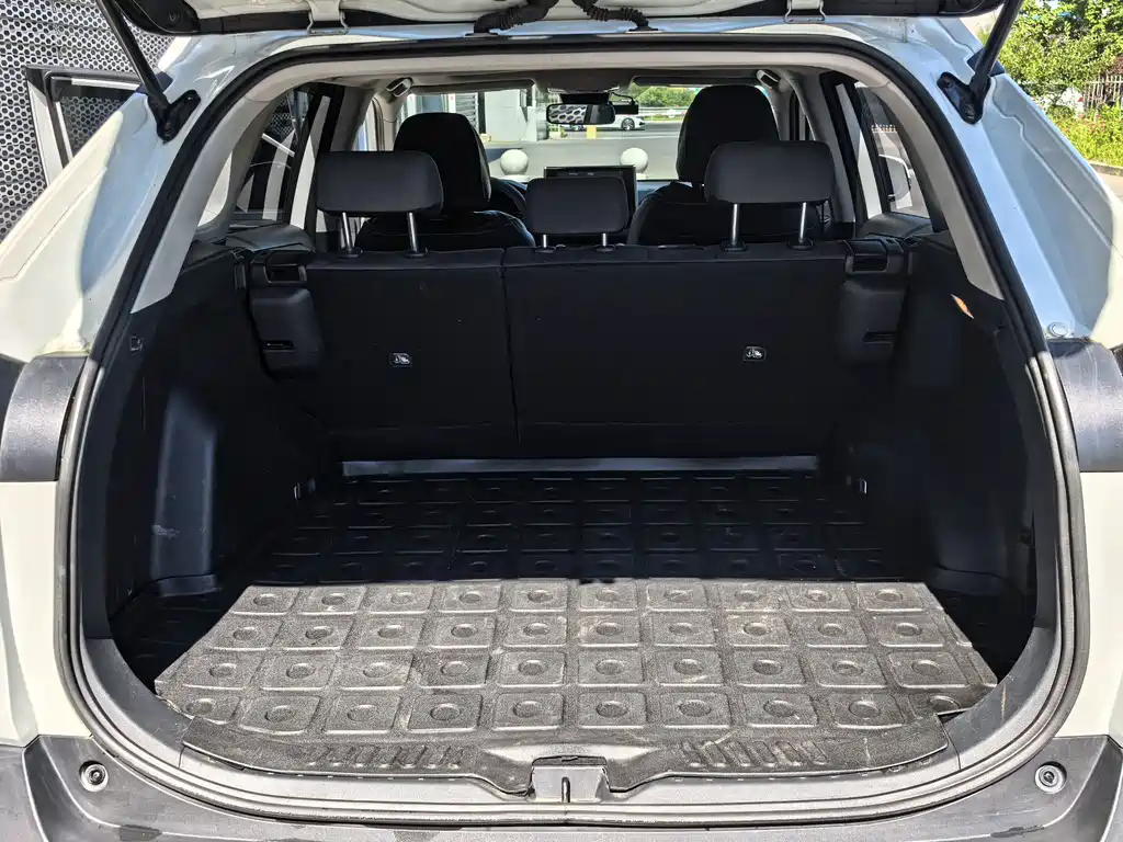 Toyota RAV4 — миниатюра 10