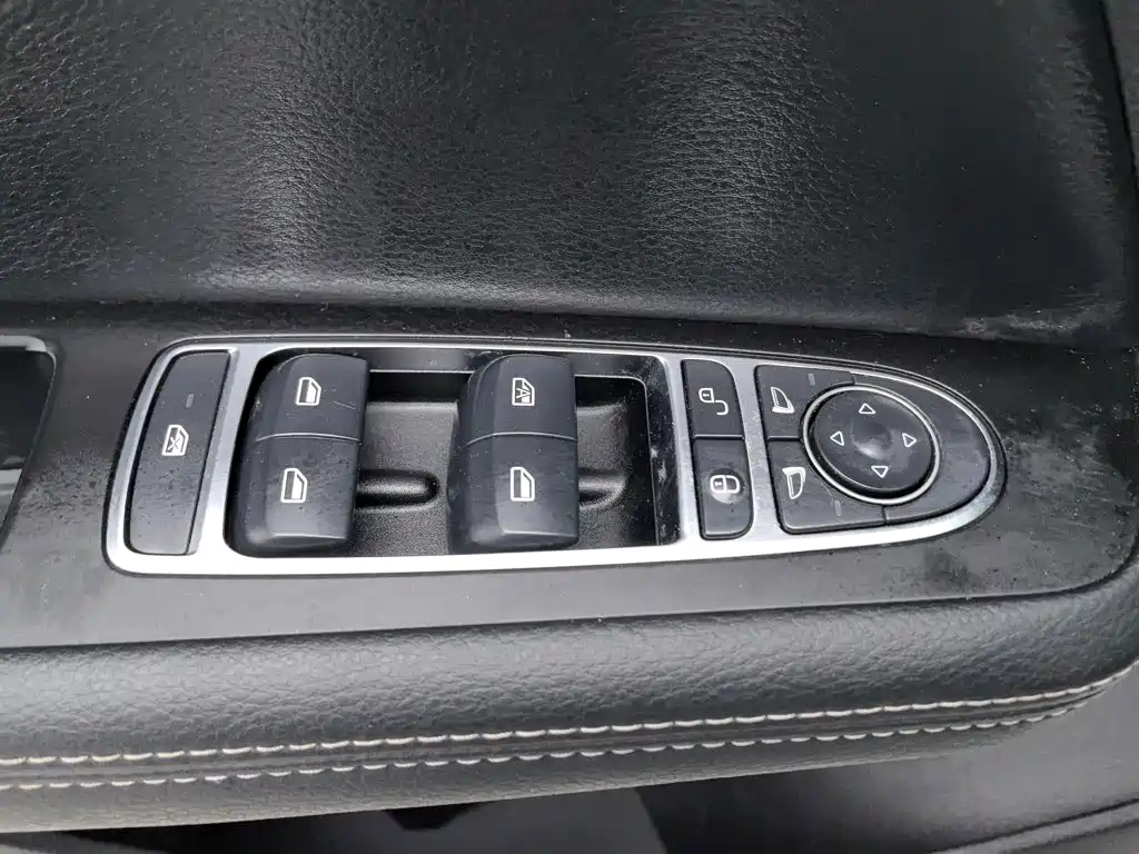 BYD MAX — миниатюра 9