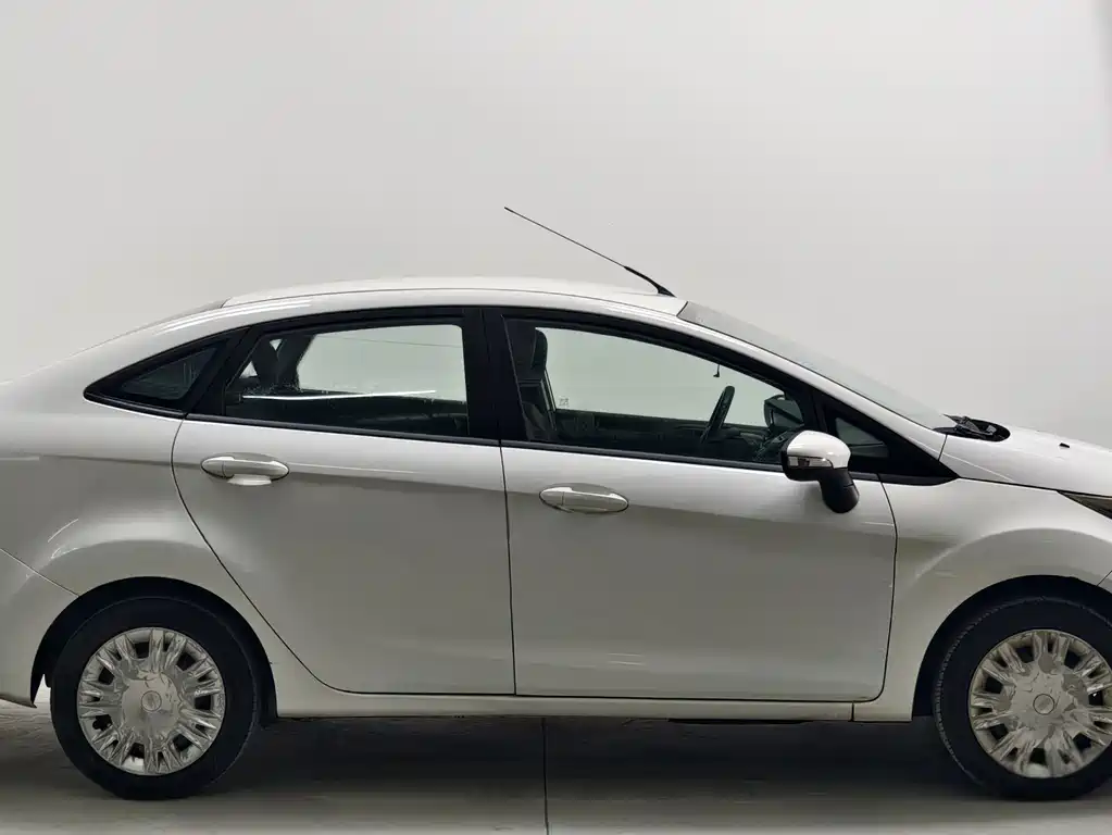 Ford Fiesta — миниатюра 8