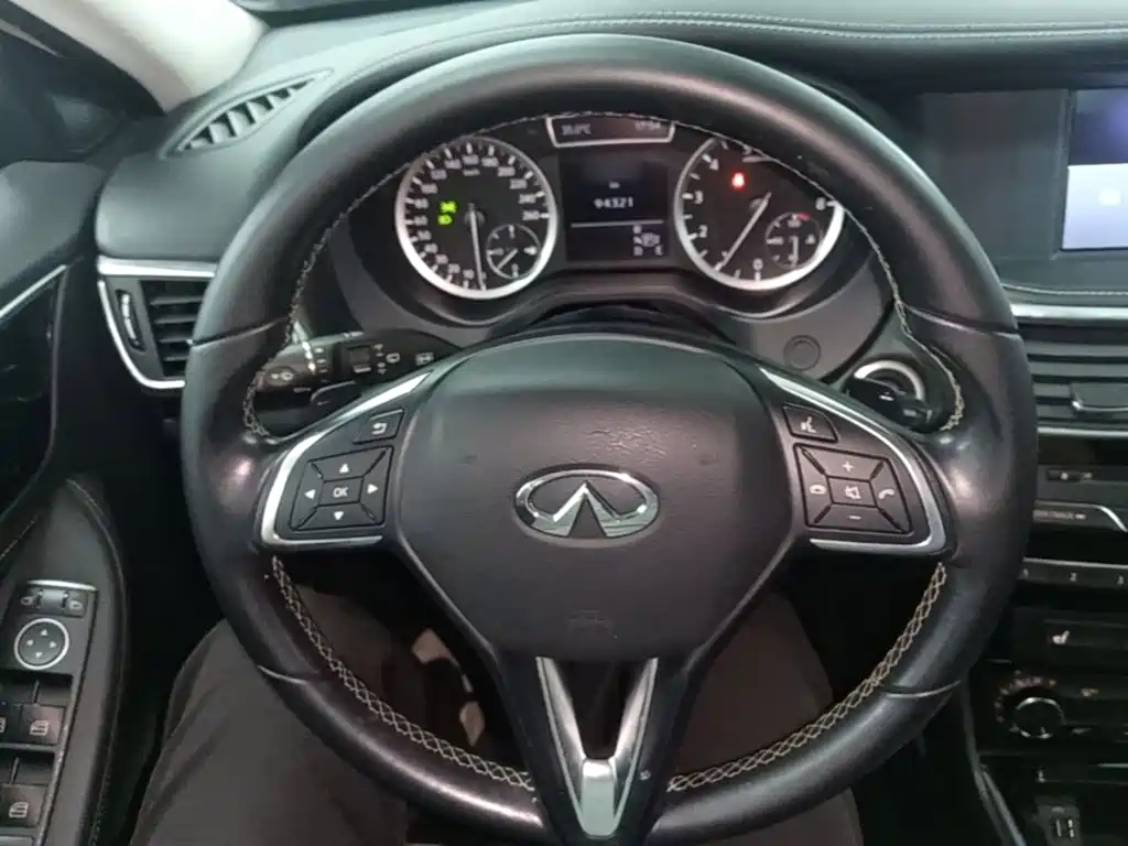 Infiniti QX30 — миниатюра 11