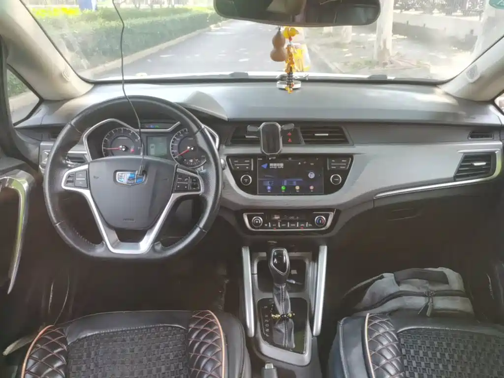 Geely Vision X3 — миниатюра 10