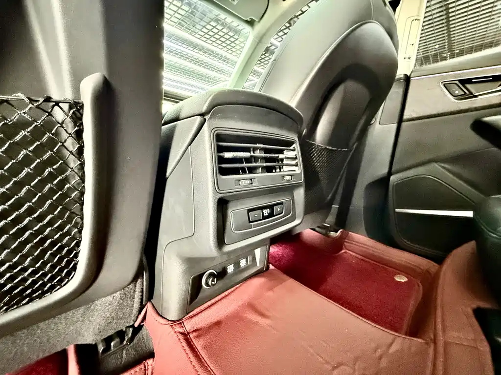 Audi Q8 — миниатюра 11