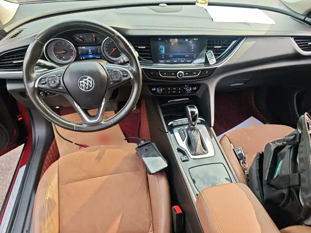 Buick Regal — миниатюра 10