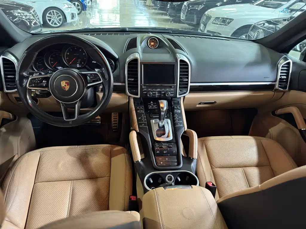 Porsche Cayenne — миниатюра 6