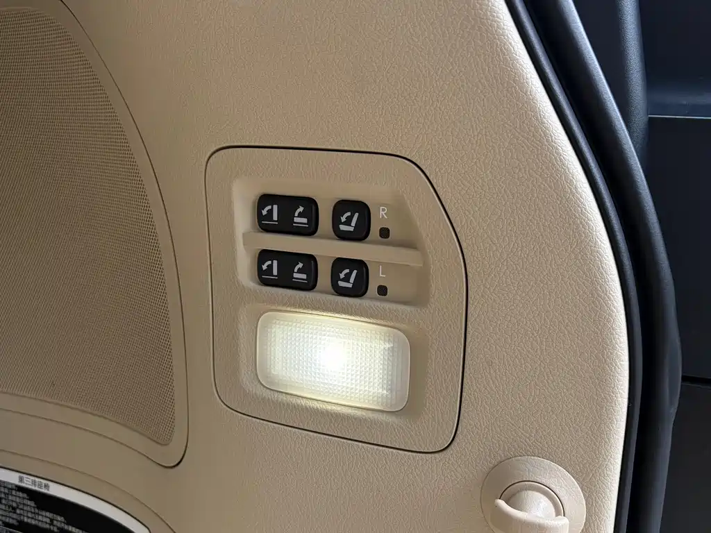 Lexus LX — миниатюра 23
