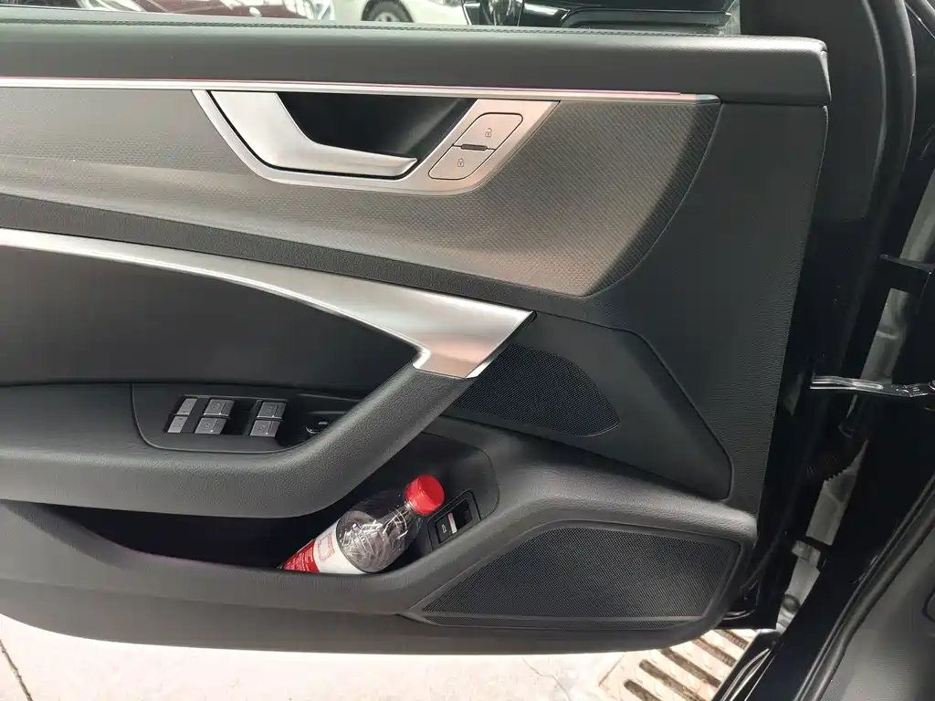 Audi A6L — миниатюра 7