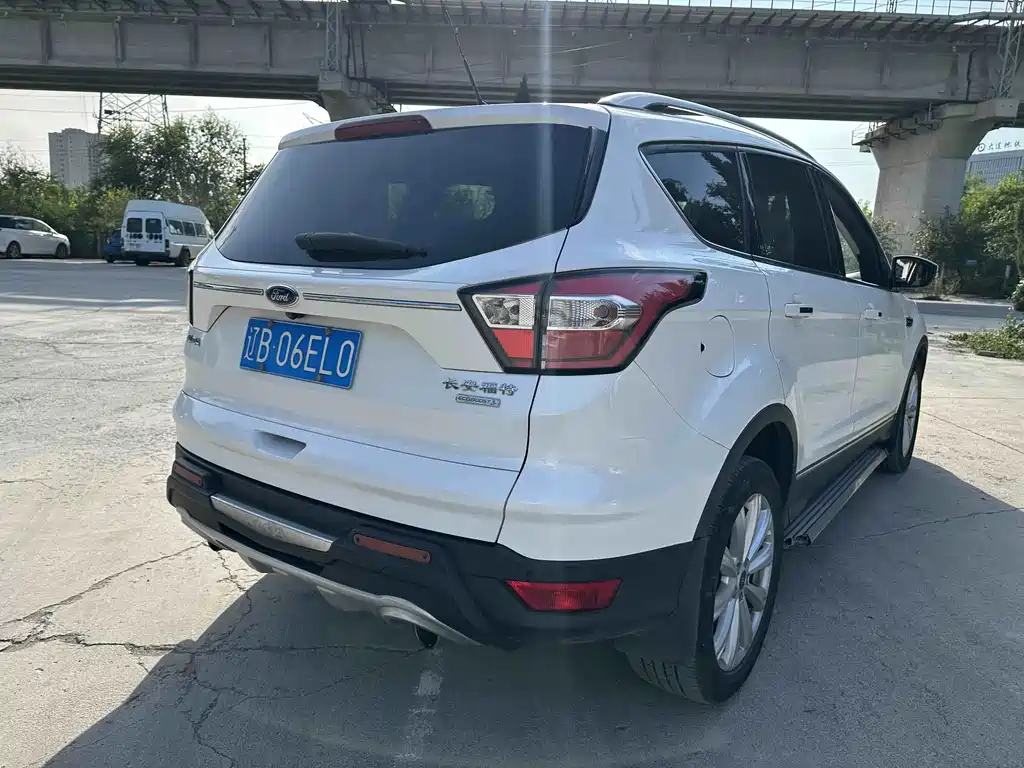 Ford Kuga — миниатюра 9