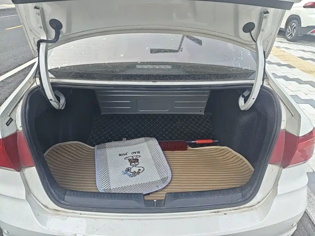 Volkswagen Santana — миниатюра 19