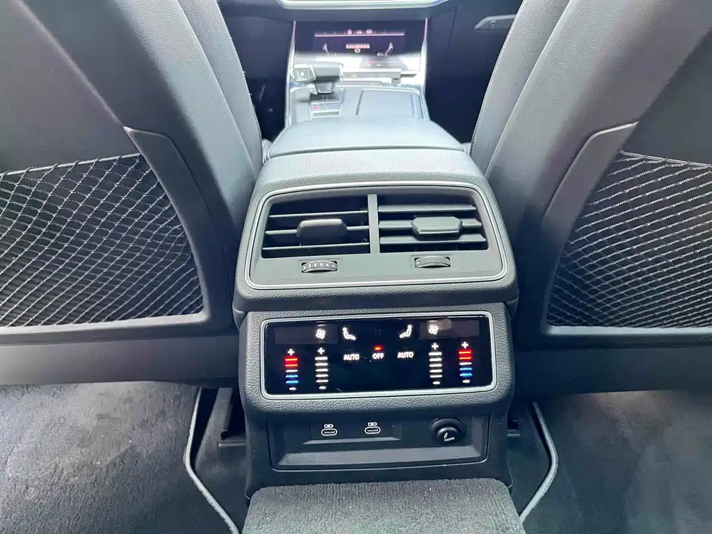 Audi A7L — миниатюра 13