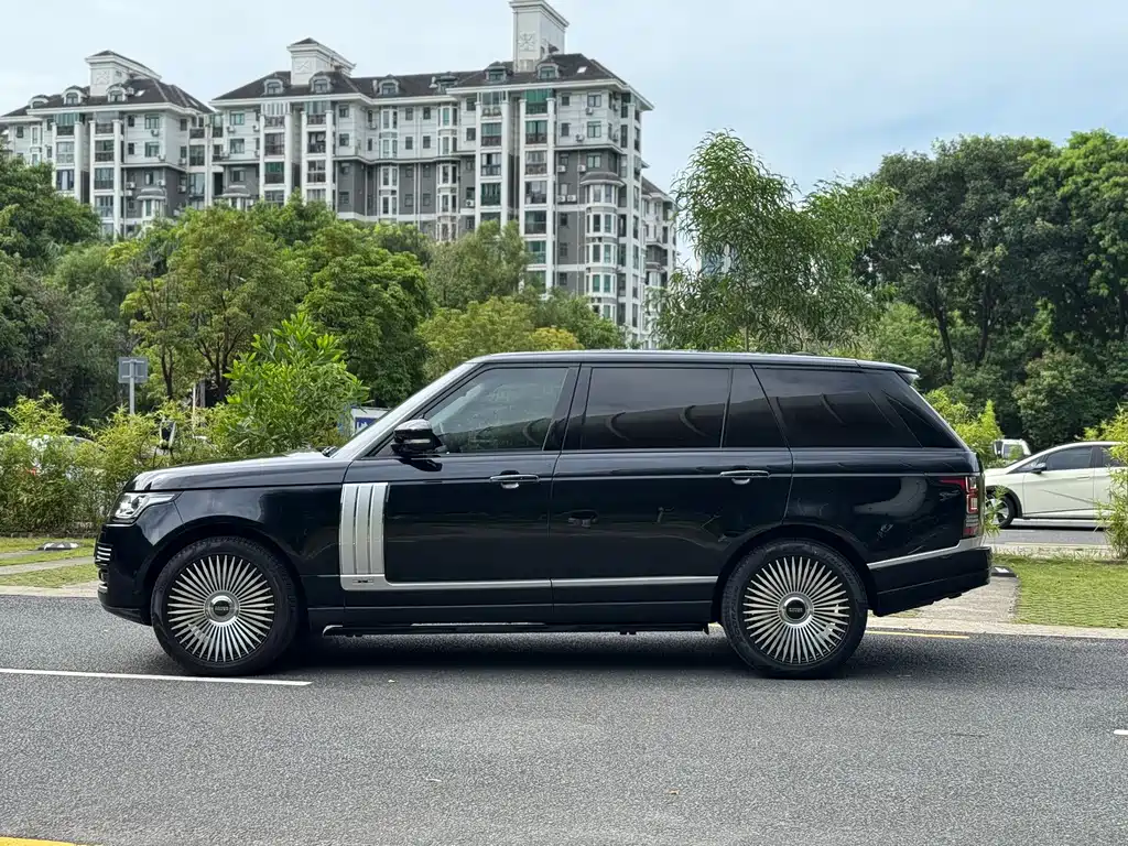 Land Rover Range Rover — миниатюра 7
