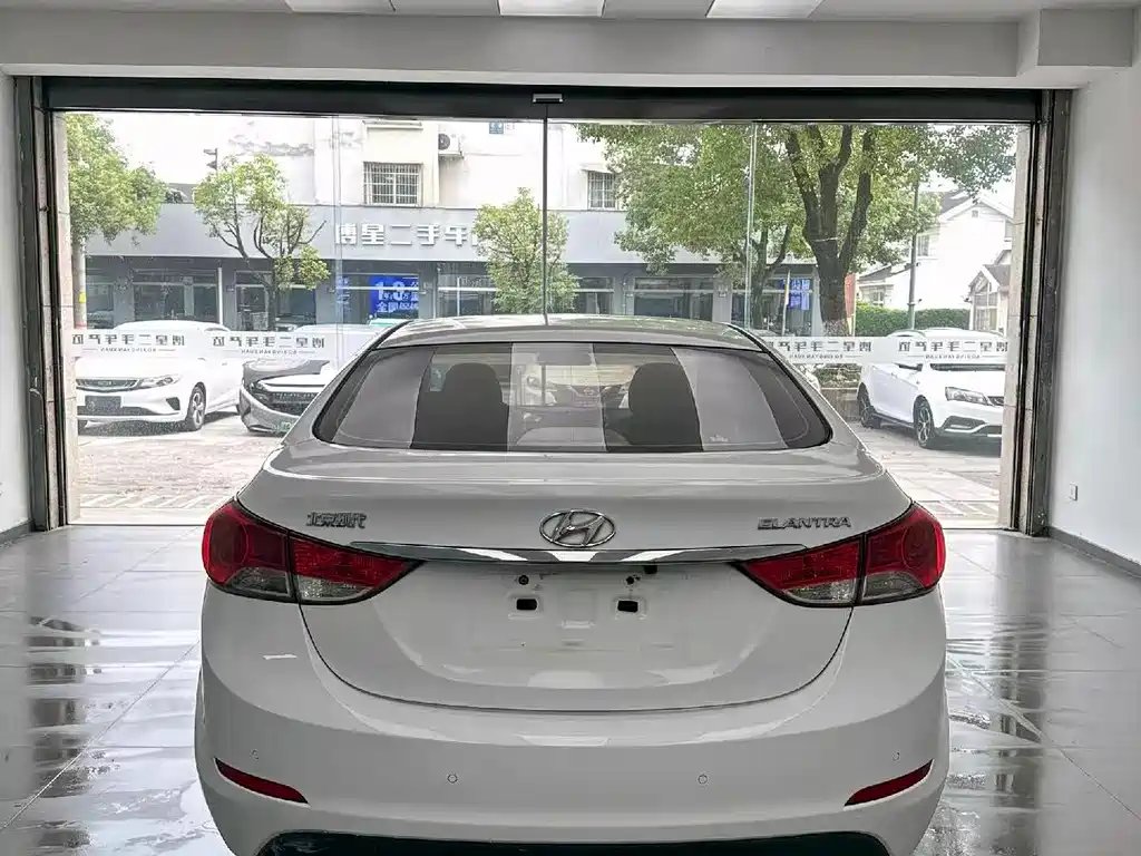Hyundai Elantra Langdong — миниатюра 8