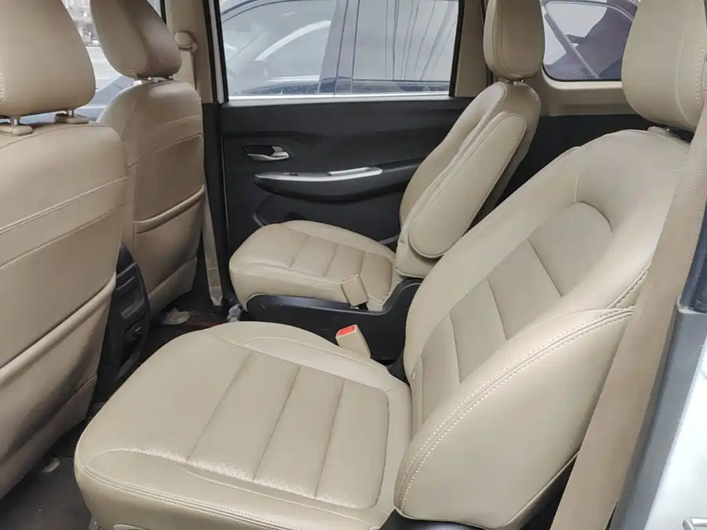 Wuling Hongguang — миниатюра 17