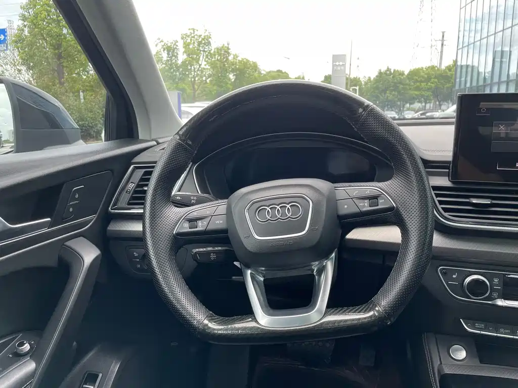 Audi Q5L — миниатюра 10