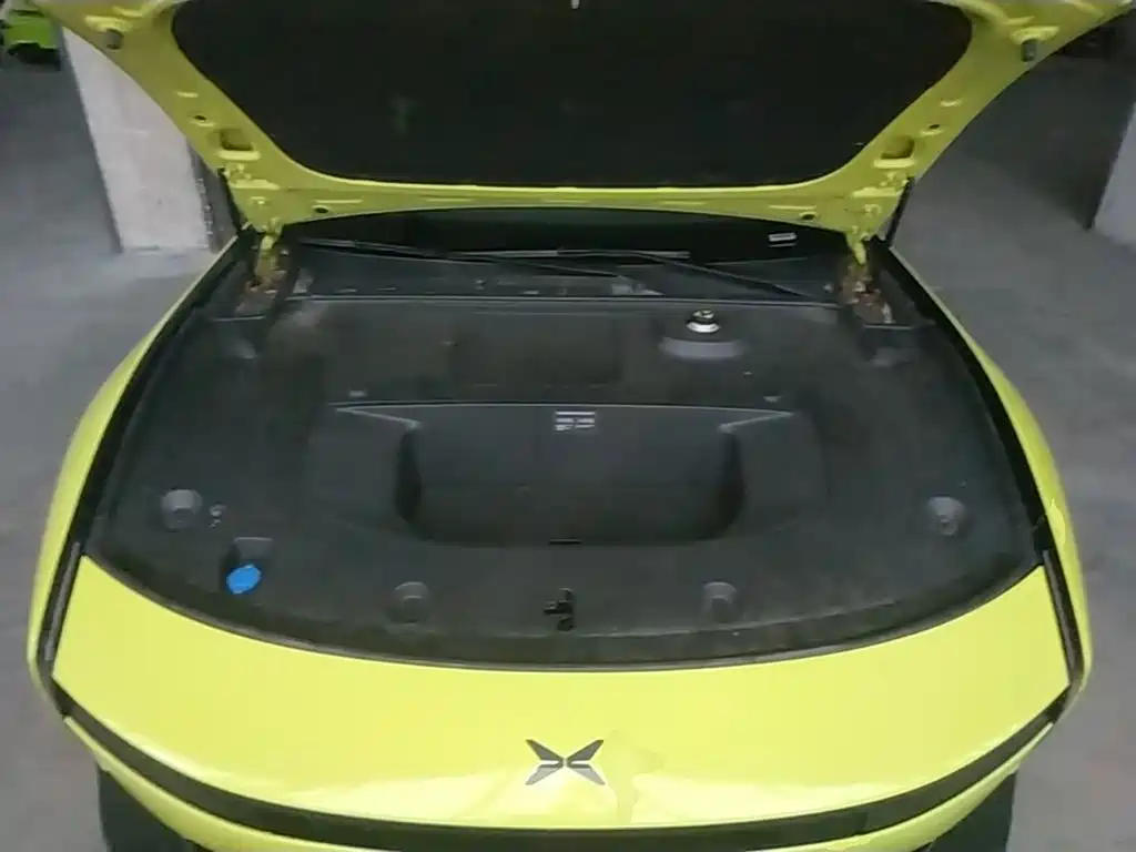 XPeng P7 — миниатюра 20