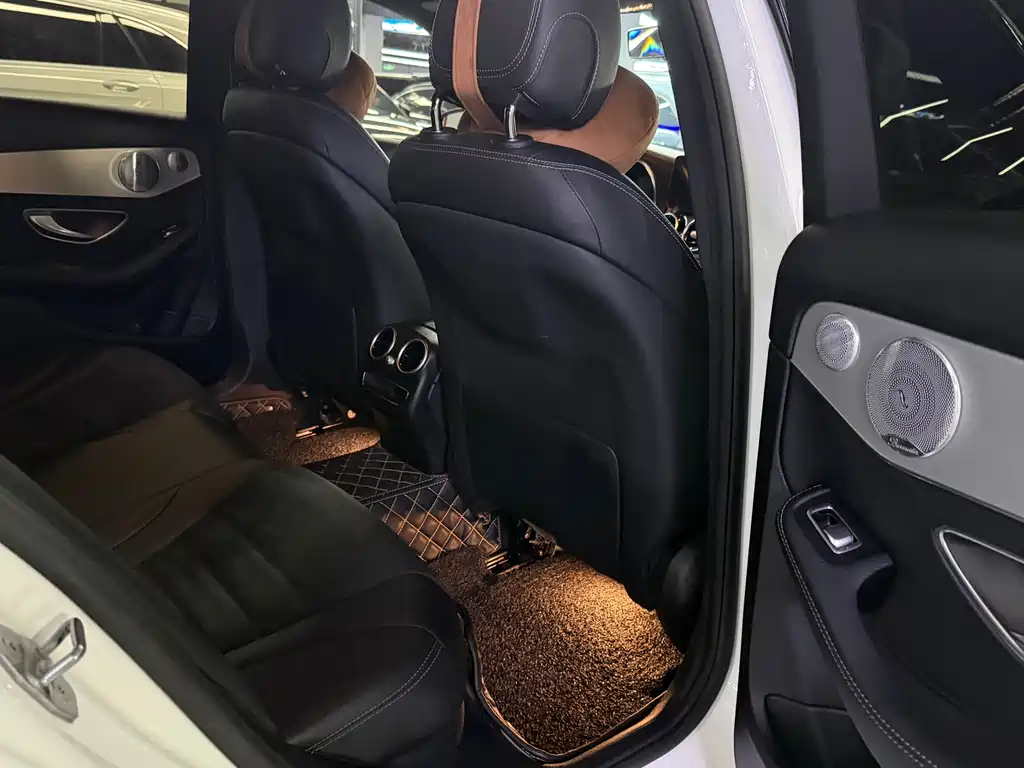 Mercedes-Benz C-Class — миниатюра 8