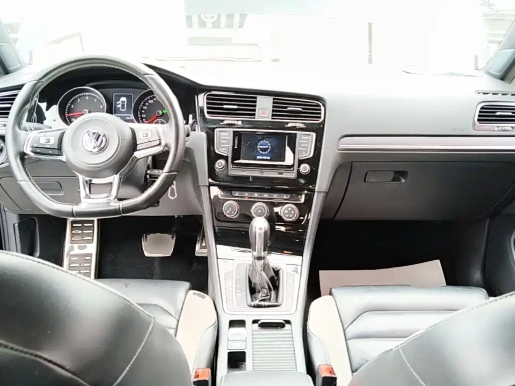 Volkswagen Golf — миниатюра 10