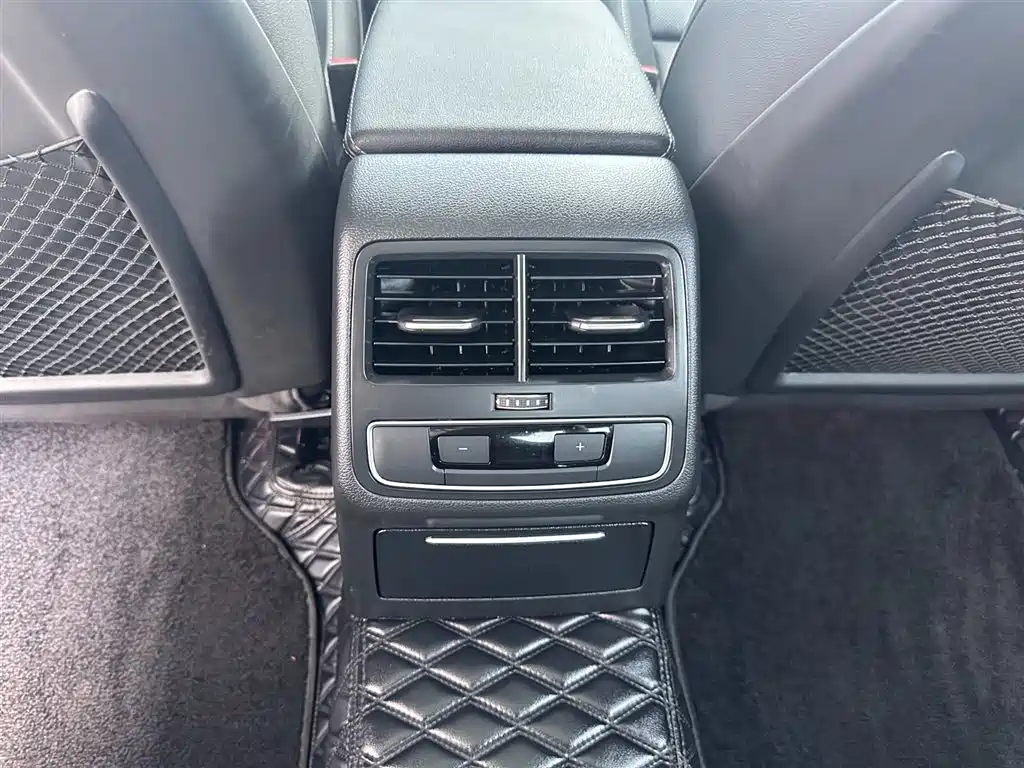 Audi A4L 2022 40 TFSI Luxury