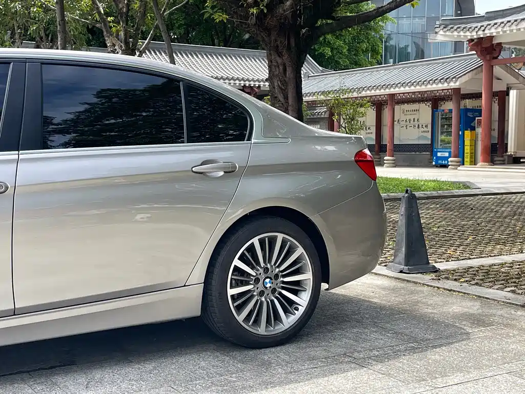 BMW 3 Series — миниатюра 24