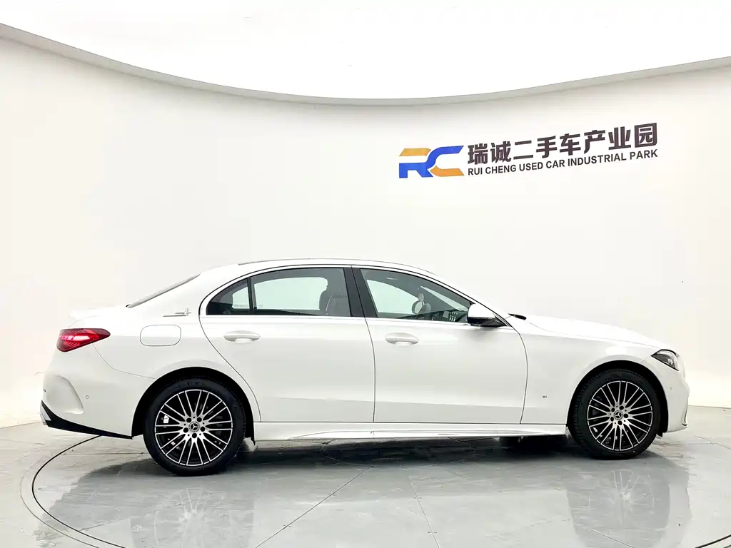 Mercedes-Benz C-Class — миниатюра 4