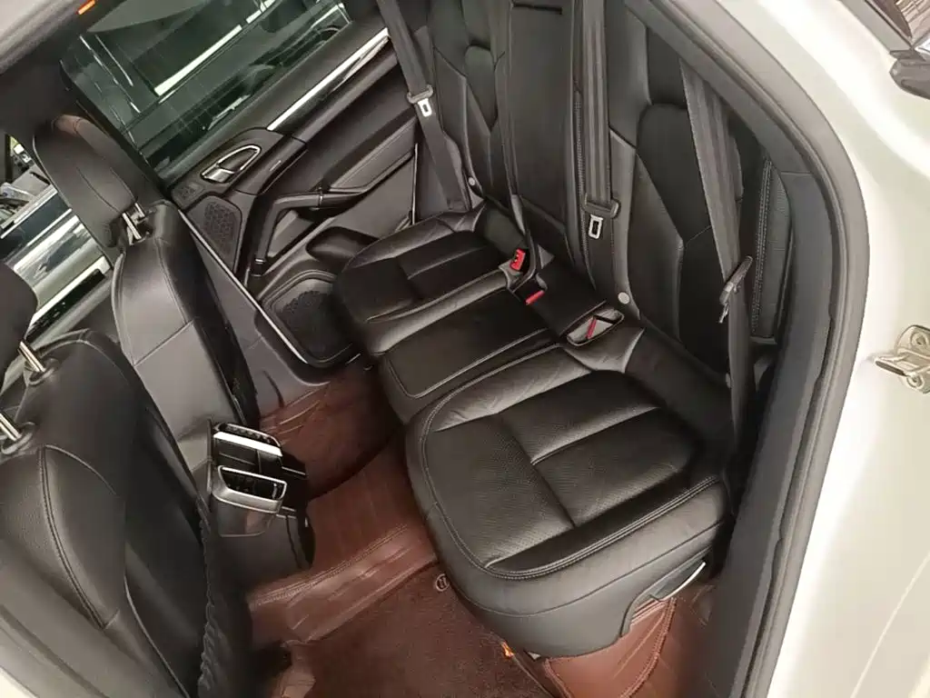 Porsche Cayenne — миниатюра 17