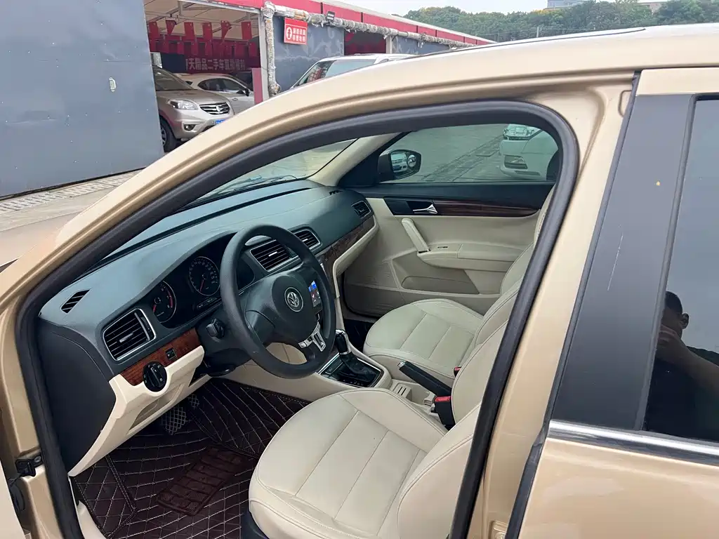 Volkswagen Lavida — миниатюра 10
