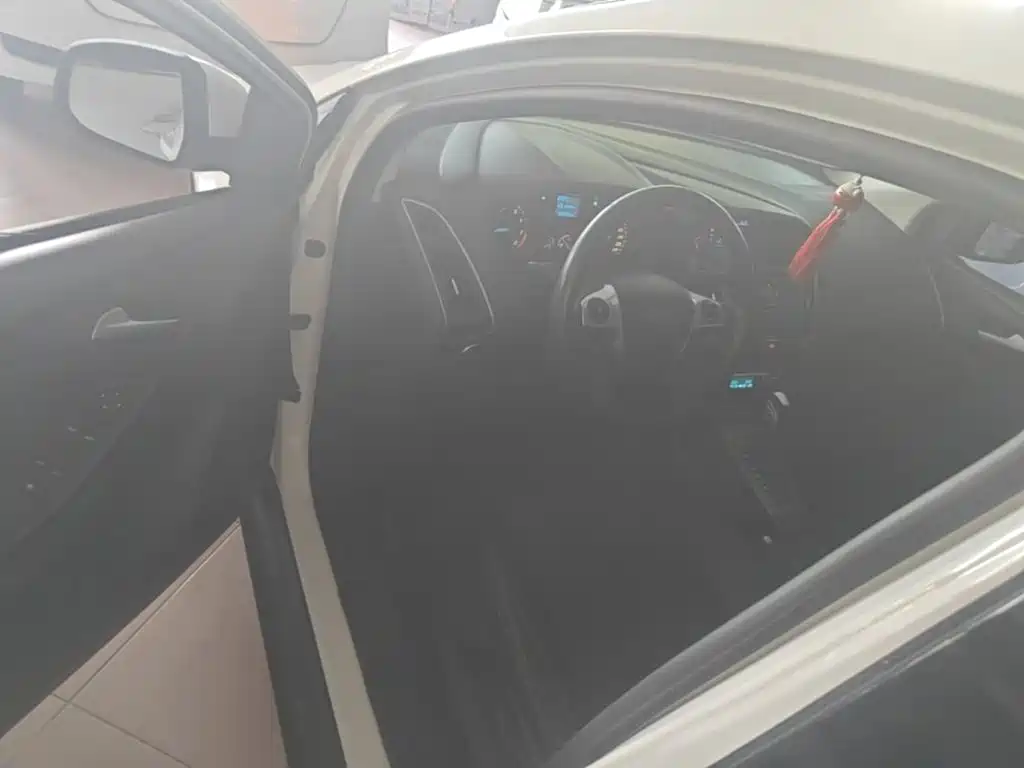 Ford Focus — миниатюра 16