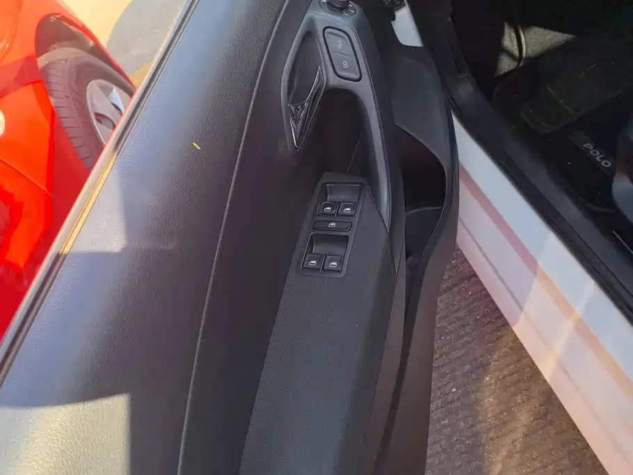 Volkswagen Polo — миниатюра 7