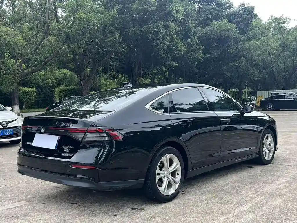 Honda Accord — миниатюра 7