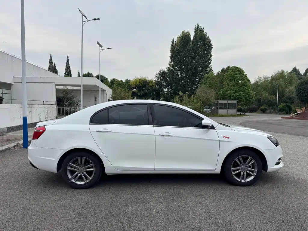 Geely Emgrand — миниатюра 8