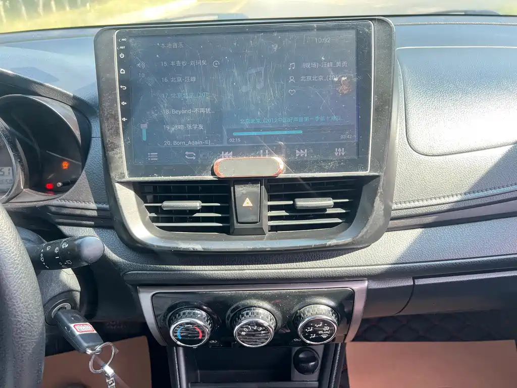 Toyota Yaris L — миниатюра 11
