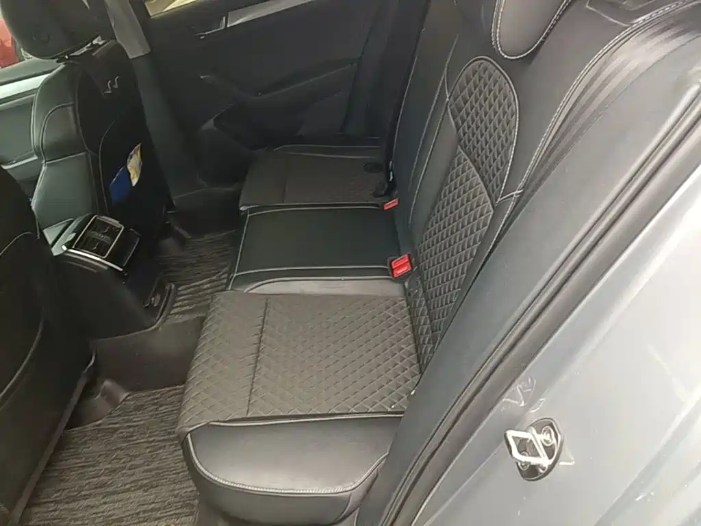 Skoda Superb — миниатюра 17