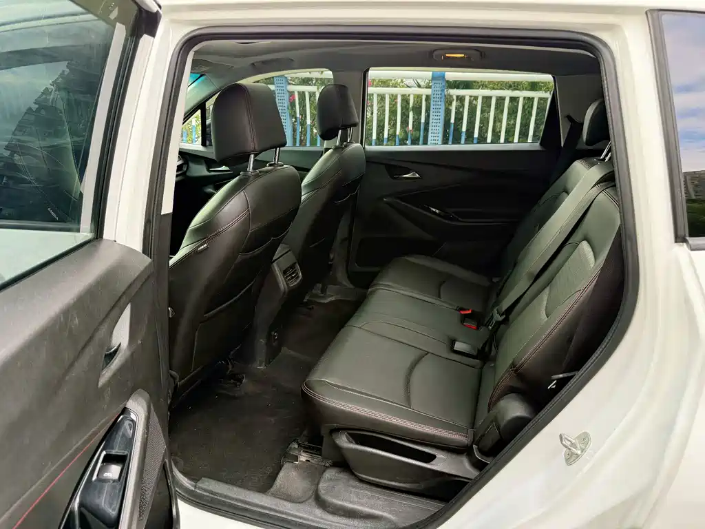 Chevrolet Volando — миниатюра 13