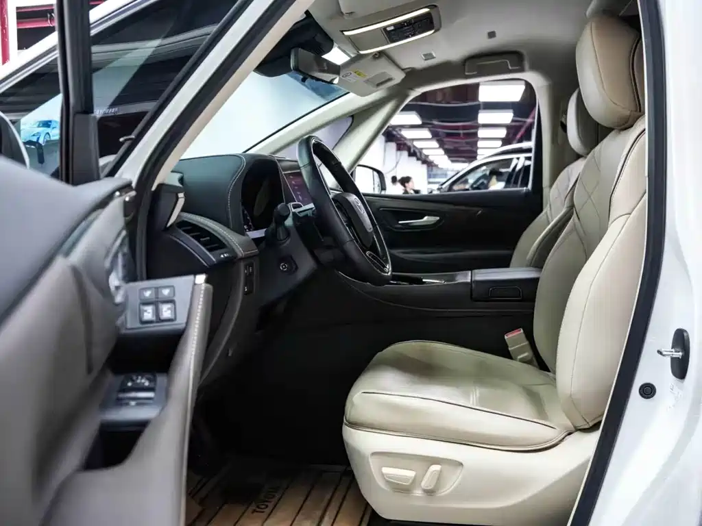 Toyota Alphard 2024 2.5L Luxury