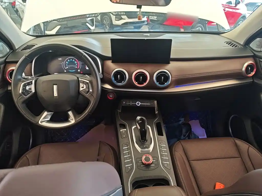 Wey Wey VV6 — миниатюра 10