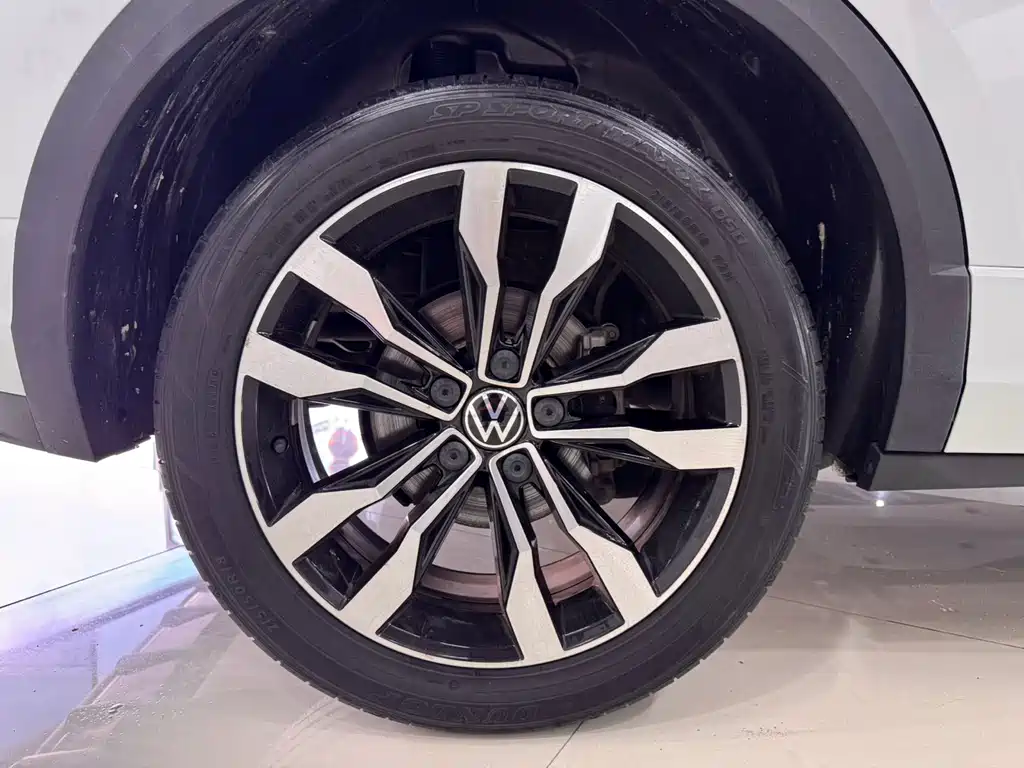 Volkswagen T-Roc — миниатюра 22