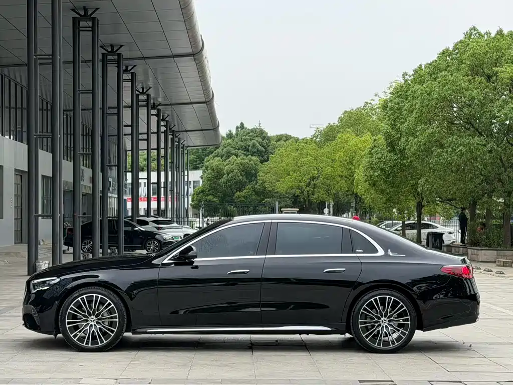 Mercedes-Benz E-Class E 2025 E 300 L Luxury