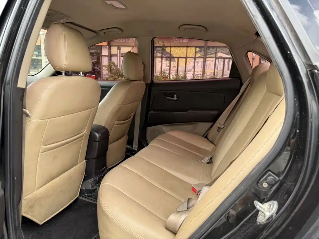 Hyundai Elantra — миниатюра 11