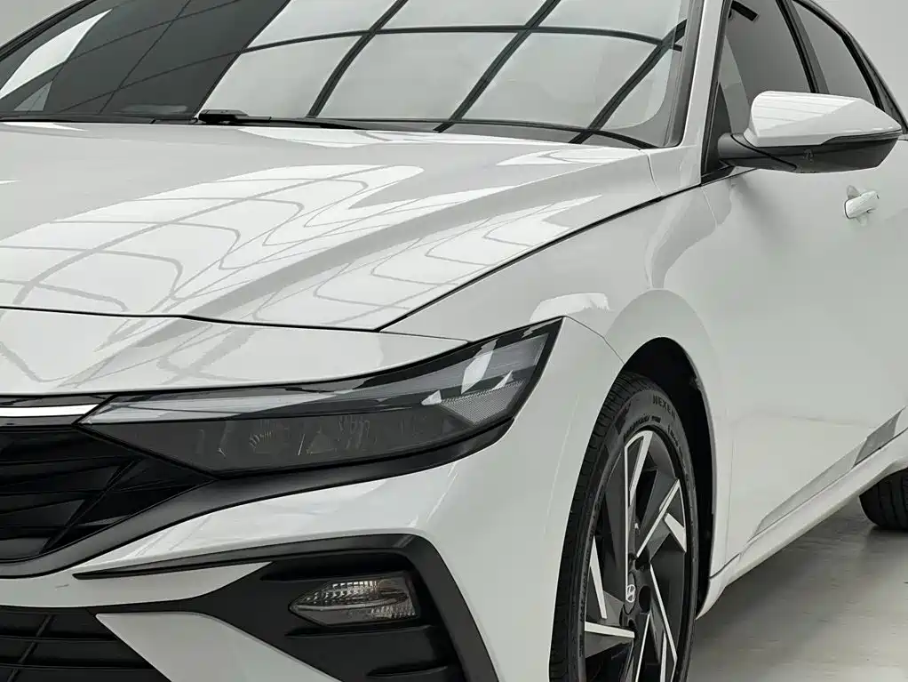 Hyundai Elantra — миниатюра 5