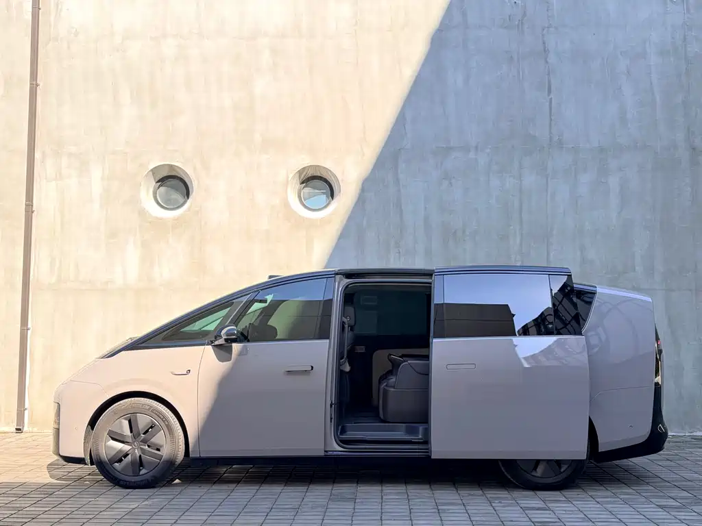 Li Auto Li MEGA — миниатюра 13