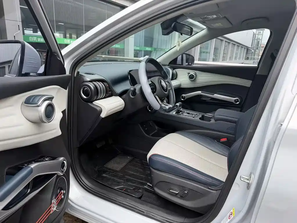 BYD Yuan Plus — миниатюра 4