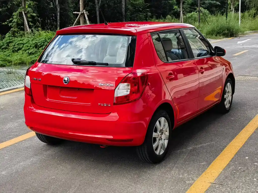 Skoda Fabia — миниатюра 9